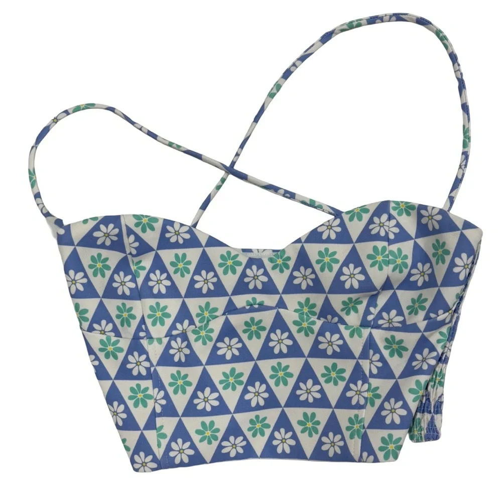 Zara details features